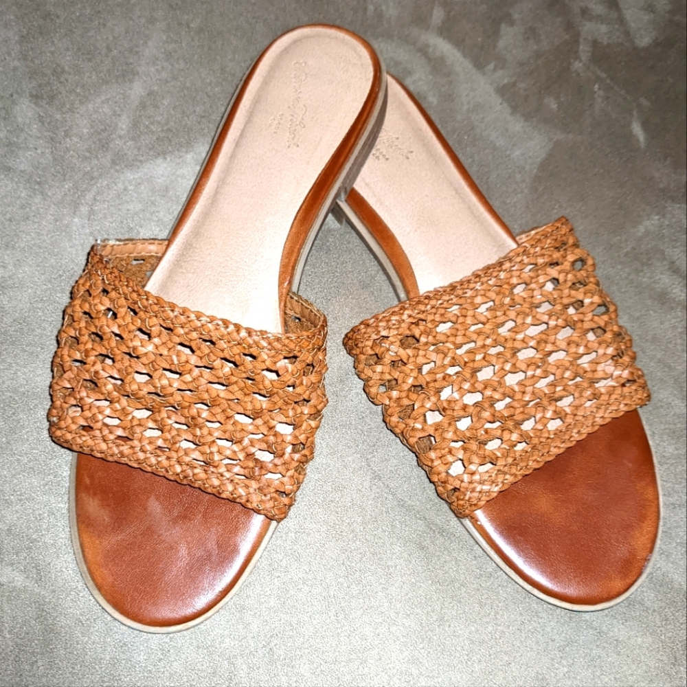 Universal Thread Brown Woven Sandals